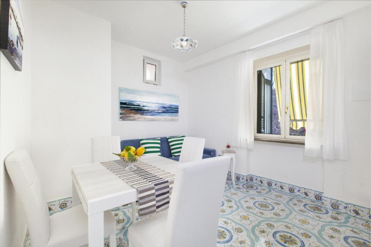 Millie Sorrento Suites Buitenkant foto