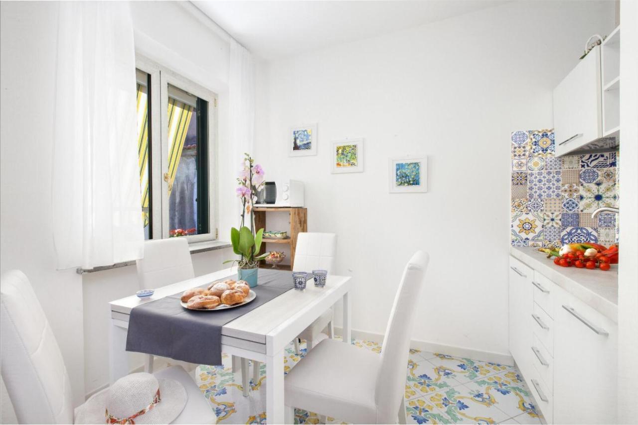 Millie Sorrento Suites Buitenkant foto
