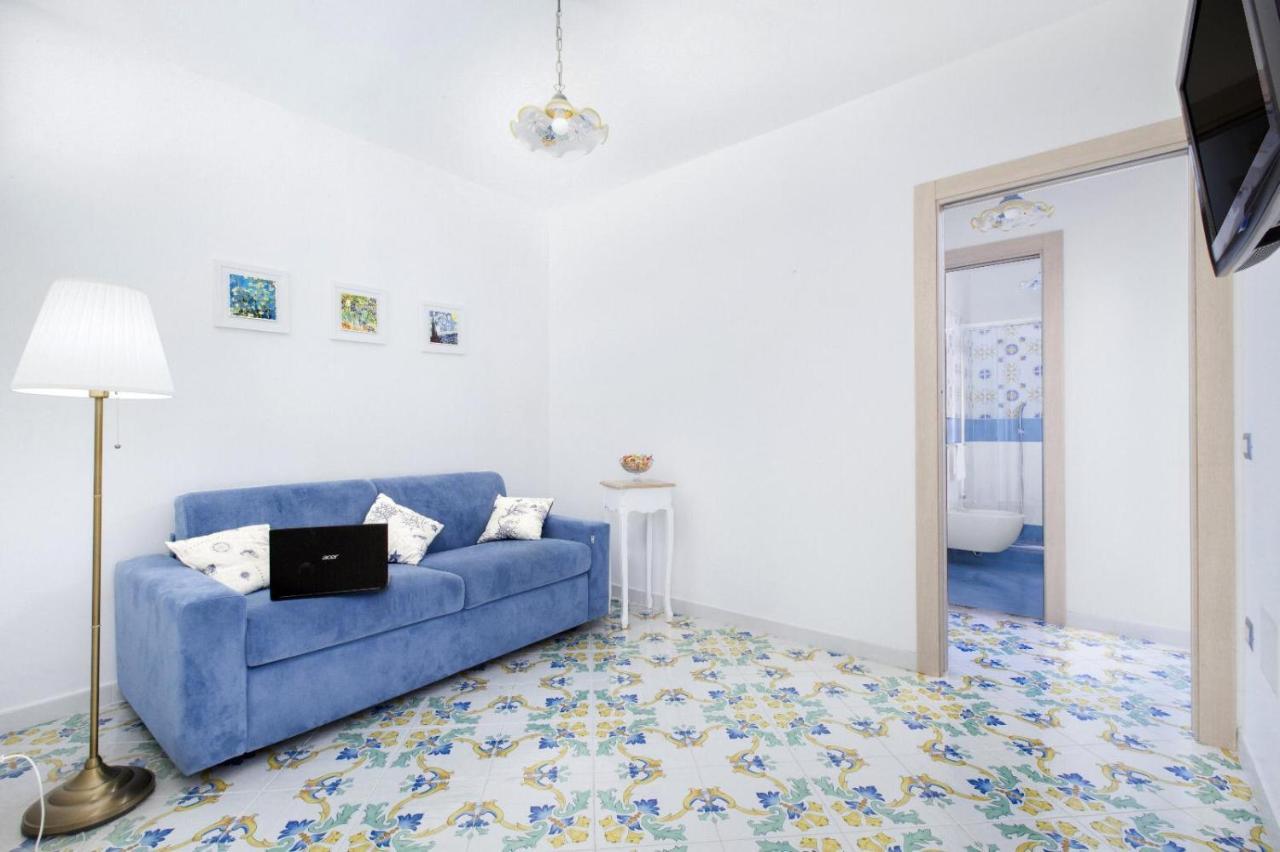 Millie Sorrento Suites Buitenkant foto