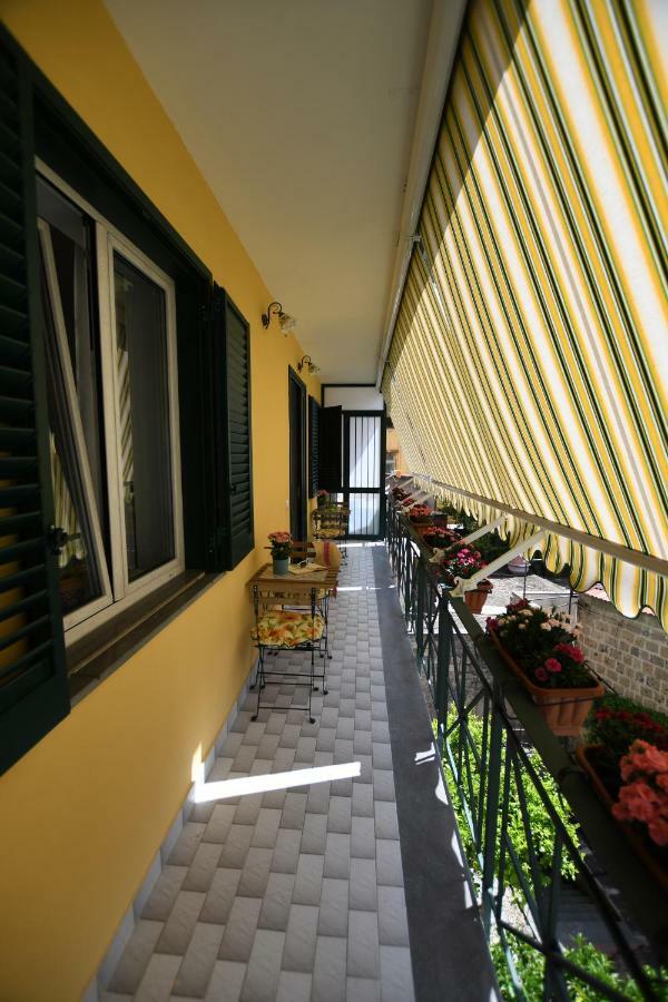Millie Sorrento Suites Buitenkant foto
